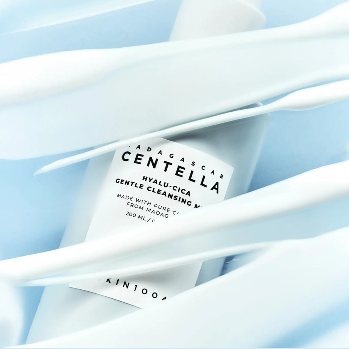 SKIN1004 Madagascar Centella Hyalu-Cica Gentle Cleansing Milk 200ml